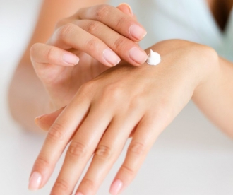 Как да предпазим ръцете и ноктите от дезинфектантите